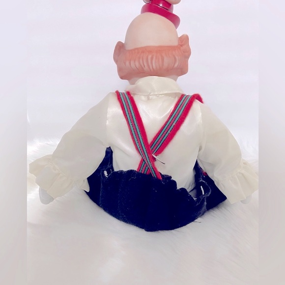 18” Sitting Clown Doll - Picture 3 of 8